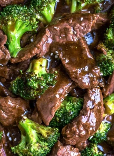 Delicious Slow Cooker Beef and Broccoli dish, Whole30, Paleo, Keto, Gluten-Free options.